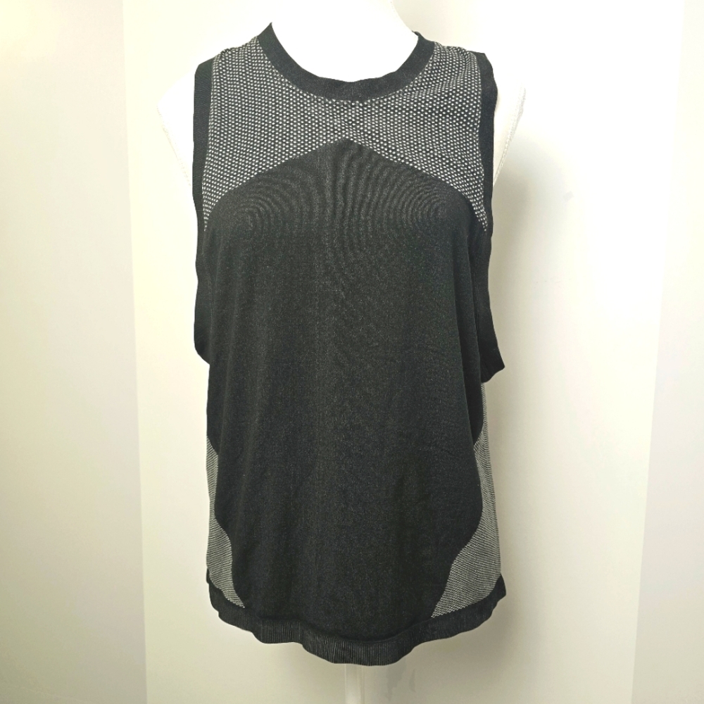 Arc'teryx Women's Gray Breathable Streatchable Workout Tank Top, (PTP 19")